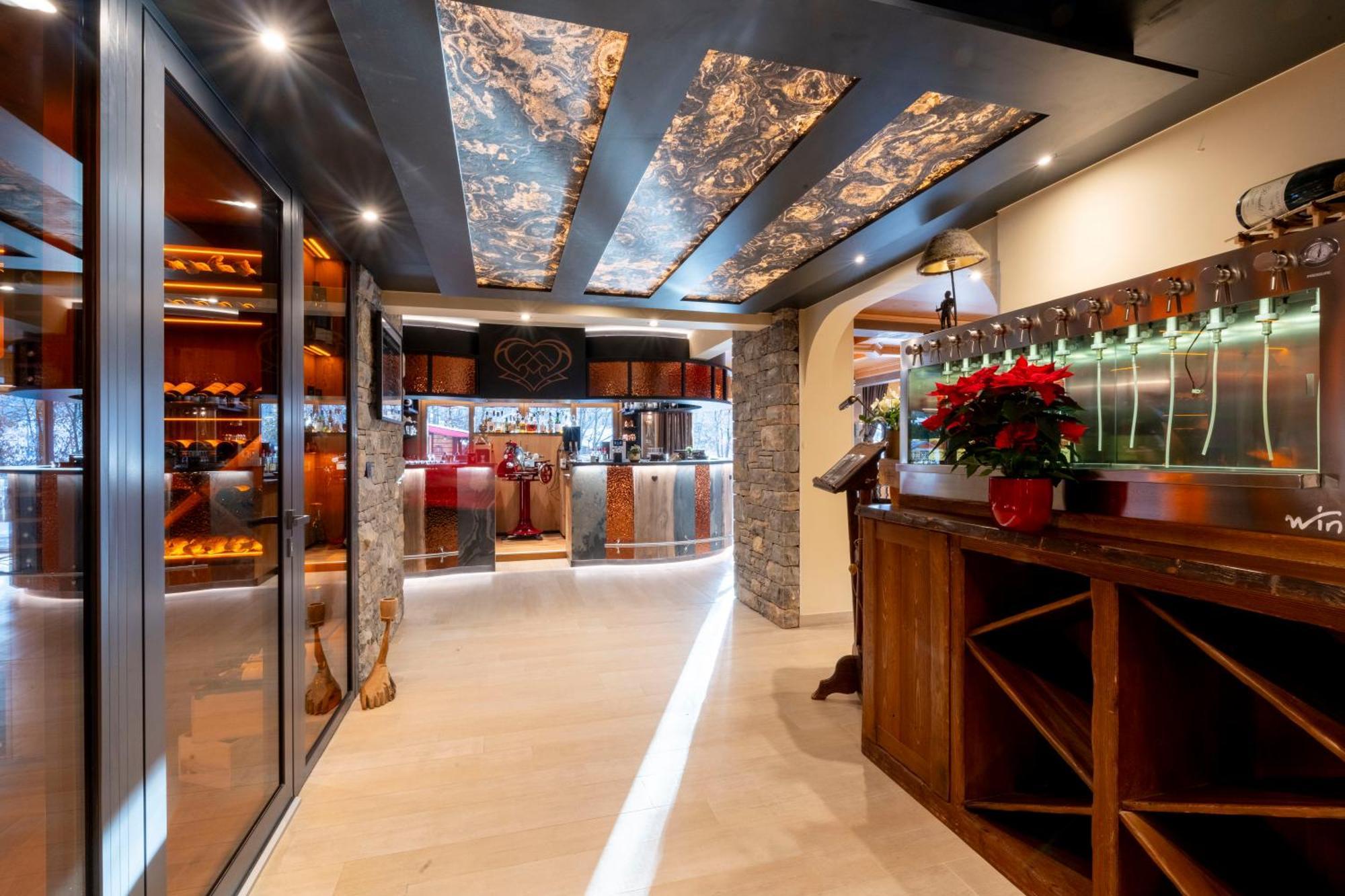 Hotel Macchi Restaurant & Spa Chatel Exterior photo